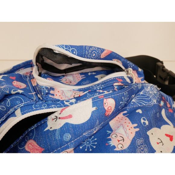 The Kamo Large Sling Crossbody Bag Shimmery Cats Hearts Blue - Picture 8 of 16